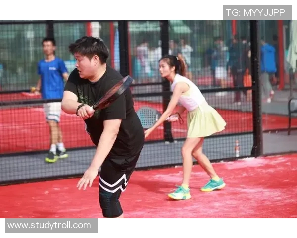 聚焦网球:探讨成都网球队员个人能力提升与团队协作的关系 聚焦网球:探讨成都网球队员个人能力提升与团队协作的关系