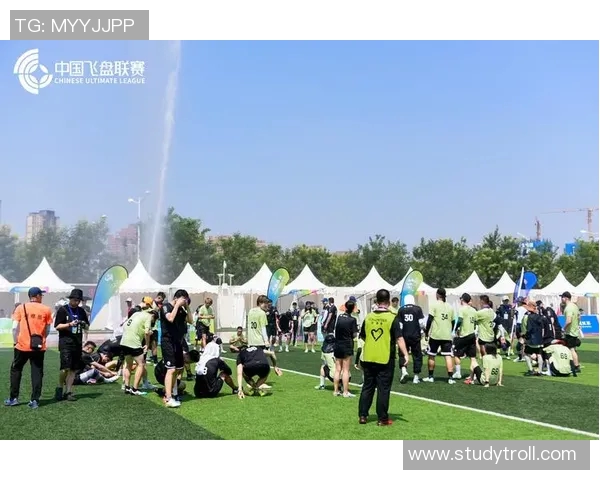 西安飞盘队在攀岩联赛中的精彩表现与实力分析 西安飞盘队在攀岩联赛中的精彩表现与实力分析