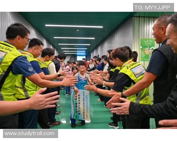 深圳攀岩队技术探讨：提升攀岩技巧与团队合作的关键要素